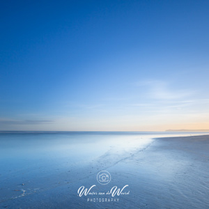 2014-04-09 - Blauwe half uurtje voor zonsopkomst aan zee<br/>Opaalkust - Cap Gris Nez - Frankrijk<br/>Canon EOS 5D Mark III - 16 mm - f/16.0, 85 sec, ISO 200