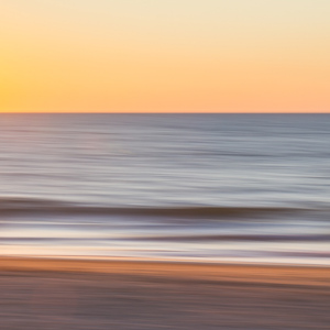 2013-08-13 - Beach Colours - zonsondergang VI<br/>Strand - Morondava - Madagascar<br/>Canon EOS 7D - 65 mm - f/22.0, 1/6 sec, ISO 200