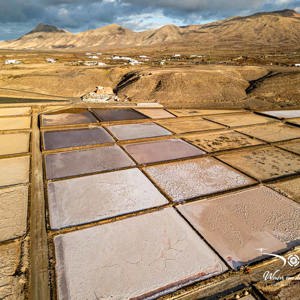 2025-10-25 - Mooi gekleurde zoutpannen<br/>Salinas de Janubio - Yaiza - Spanje<br/>FC3582 - 6.7 mm - f/1.7, 1/1600 sec, ISO 100