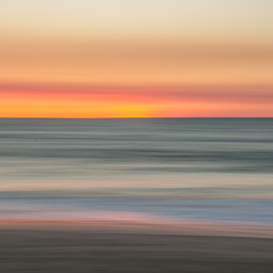 2013-08-05 - Beach Colours - zonsondergang III<br/>Strand - Morondava - Madagascar<br/>Canon EOS 7D - 28 mm - f/22.0, 1 sec, ISO 100