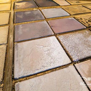 2025-10-25 - Kleur en structuur<br/>Salinas de Janubio - Yaiza - Spanje<br/>FC3582 - 6.7 mm - f/1.7, 1/1000 sec, ISO 100