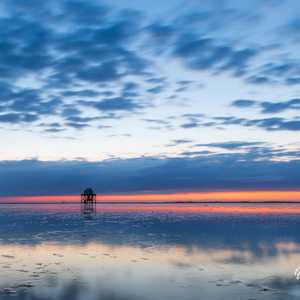 2026-08-05 - Vogelwachtershuis en de laatste kleuren<br/>Engelsmanplaat in waddenzee - Lauwersoog - Nederland<br/>Canon EOS R5m2 - 24 mm - f/16.0, 13 sec, ISO 100