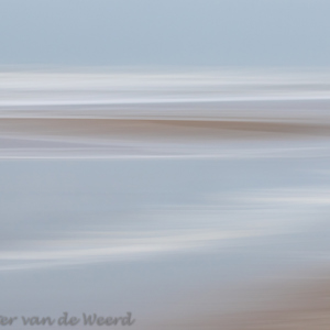 2020-01-04 - Beach Colours - patronen in zee en strand<br/>Strand - Katwijk aan zee - Nederland<br/>Canon EOS 7D Mark II - 100 mm - f/22.0, 0.4 sec, ISO 200