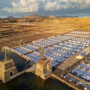 2025-10-25 - Het warme licht eind van de middag<br/>Salinas de Janubio - Yaiza - Spanje<br/>FC3582 - 6.7 mm - f/1.7, 1/2500 sec, ISO 140