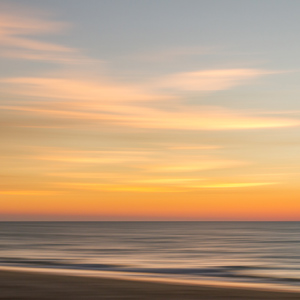 2013-08-13 - Beach Colours - zonsondergang  VIII<br/>Strand - Morondava - Madagascar<br/>Canon EOS 7D - 32 mm - f/14.0, 1/8 sec, ISO 200