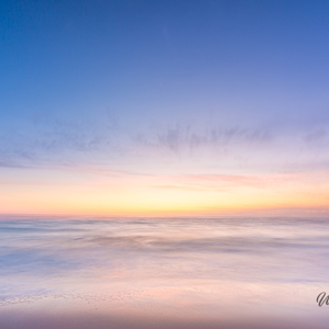2020-06-01 - Zonsondergang aan zee in pastelkleuren<br/>Ecomare Beach - paal 17 - Texel - Nederland<br/>Canon EOS 5D Mark III - 16 mm - f/16.0, 5 sec, ISO 100