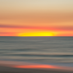 2013-08-05 - Beach Colours - zonsondergang II<br/>Strand - Morondava - Madagascar<br/>Canon EOS 7D - 32 mm - f/16.0, 0.4 sec, ISO 100