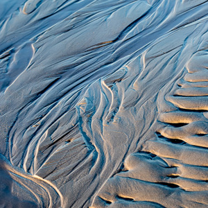 2018-01-07 - Sporen van water in het zand<br/>strand - Sint Maartenszee - Nederland<br/>Canon EOS 7D Mark II - 100 mm - f/8.0, 1/200 sec, ISO 400