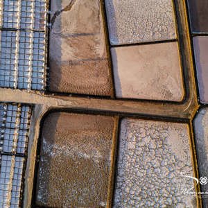 2025-10-25 - Abstractie met de drone<br/>Salinas de Janubio - Yaiza - Spanje<br/>FC3582 - 6.7 mm - f/1.7, 1/500 sec, ISO 100
