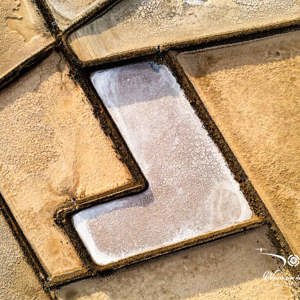 2025-10-25 - De laars<br/>Salinas de Janubio - Yaiza - Spanje<br/>FC3582 - 6.7 mm - f/1.7, 1/730 sec, ISO 100