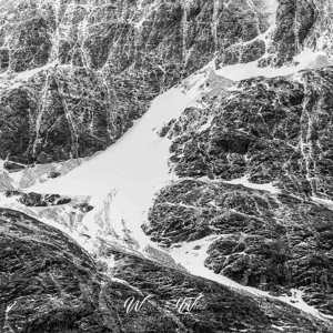 2016-12-29 - Detail van de ruige rotswand<br/>Drygalski Fjord - Zuid-Georgia<br/>Canon EOS 5D Mark III - 95 mm - f/8.0, 1/640 sec, ISO 400