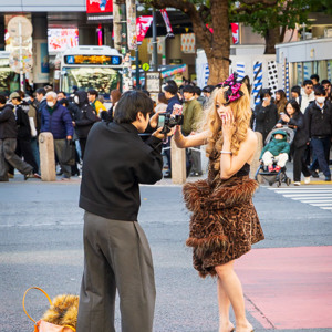 2026-02-09 - Fotoshoot op zijn Japans<br/>Shibuya crossing - Tokio - Japan<br/>Canon EOS R5m2 - 105 mm - f/8.0, 1/125 sec, ISO 1250